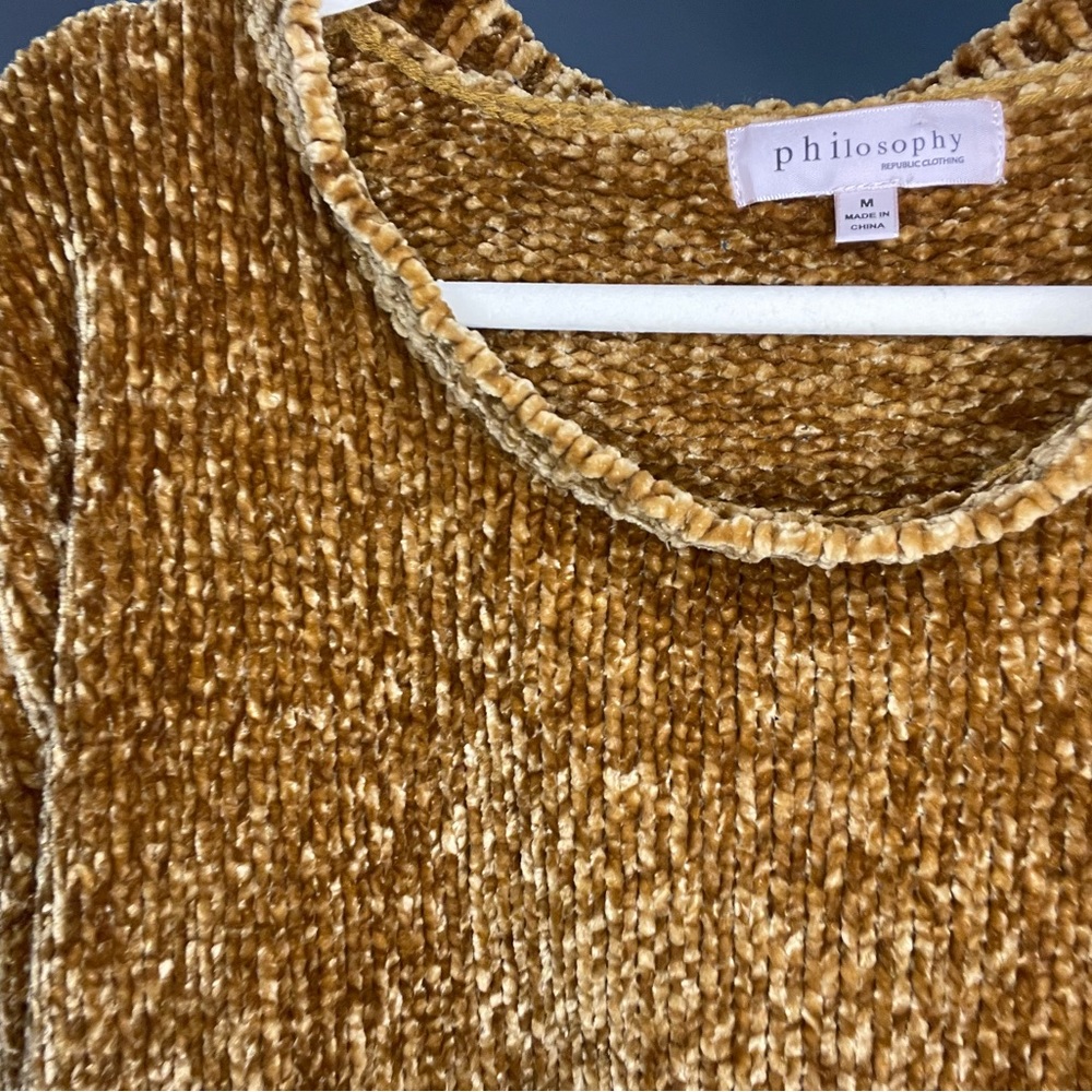 Philosophy sweater size medium